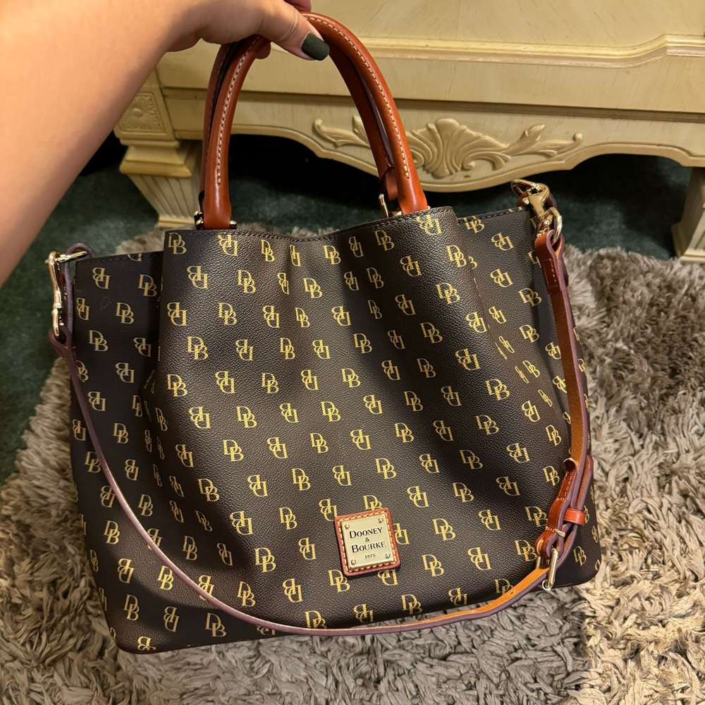 Dooney & Bourke Greta Brenna all leather purse